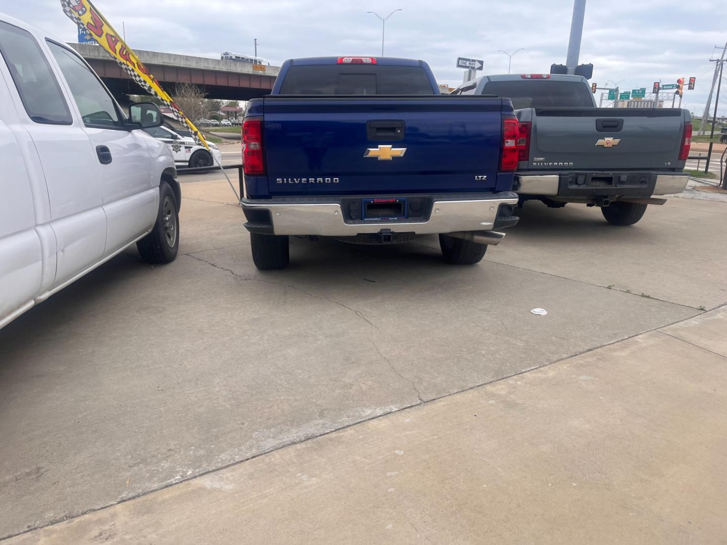 2014 BLUE CHEVROLET SILVERADO LTZ 1LZ Crew Cab 2WD (3GCPCSEC7EG) with an 5.3L V8 OHV 16V engine, 6-Speed Automatic transmission, located at 8101 E. Skelly Dr., Tulsa, OK, 74129, (918) 592-3593, 36.121891, -95.888802 - Photo#3